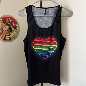 Men’s Rainbow Heart Tank. Size M.